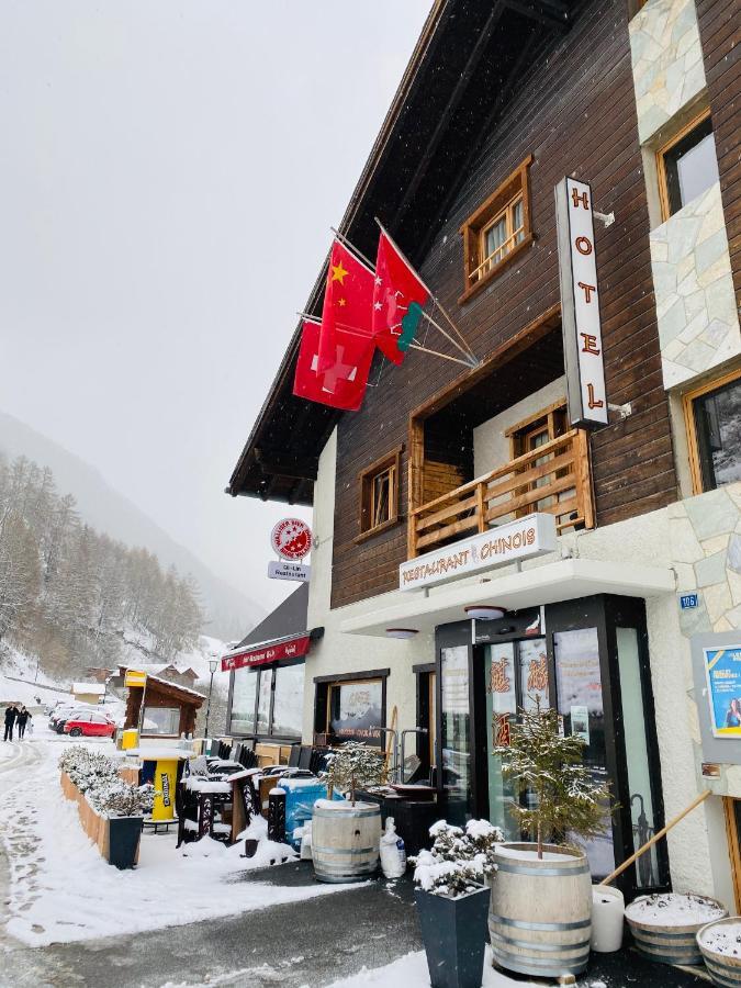 Qi-Lin Hotel Restaurant Ayer Exteriör bild