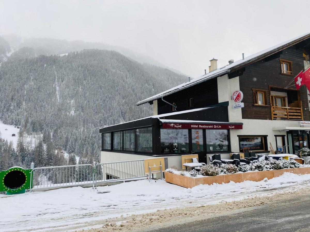 Qi-Lin Hotel Restaurant Ayer Exteriör bild